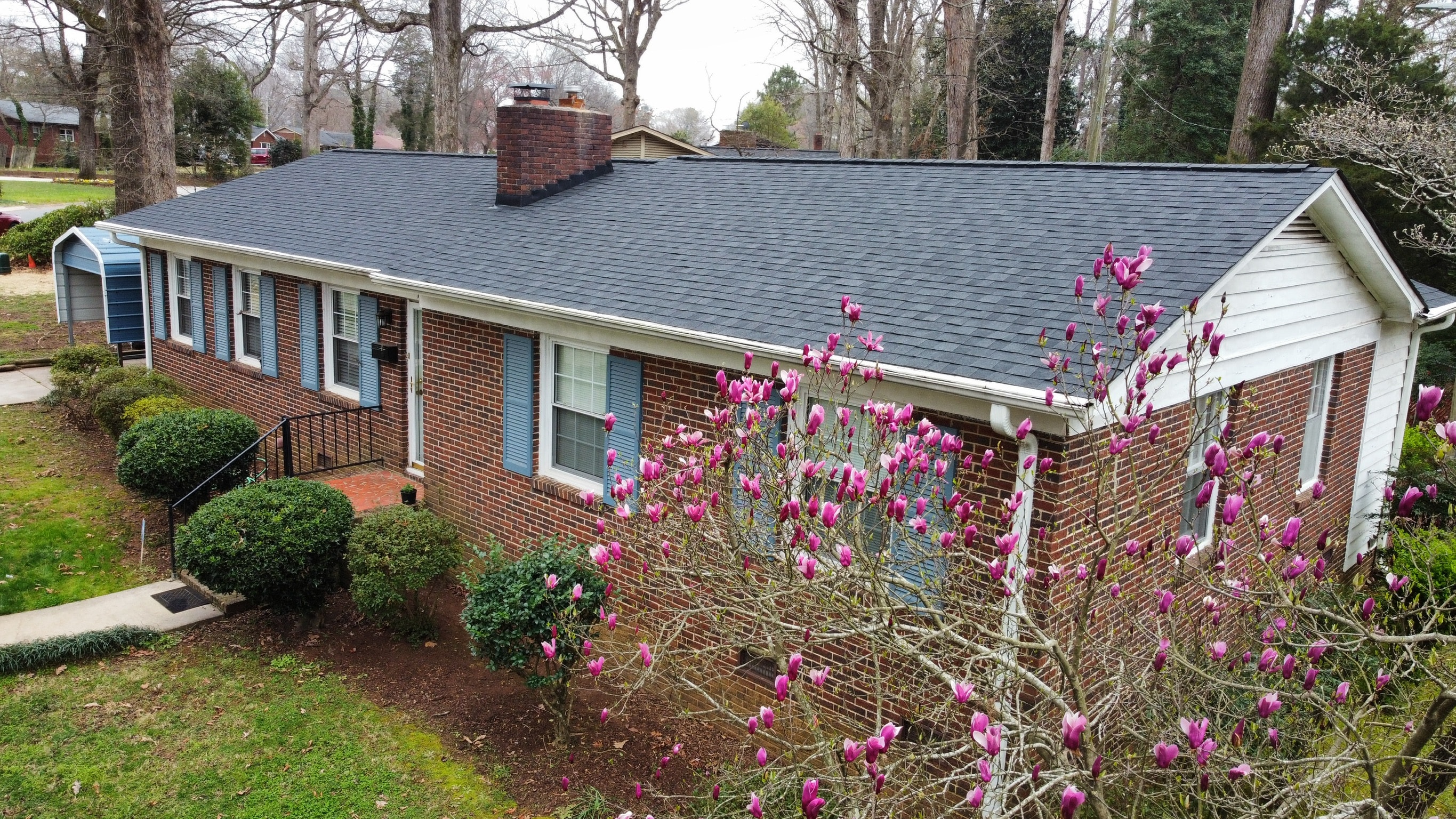 Salisbury NC brick home with new A&W Roofing shingle replacement